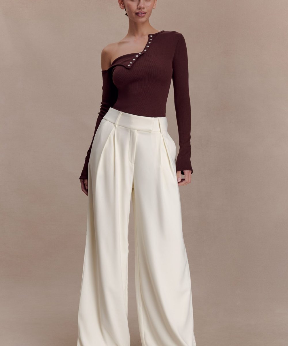 Maelle Off Shoulder Long Sleeve Top - Deep Chocolate