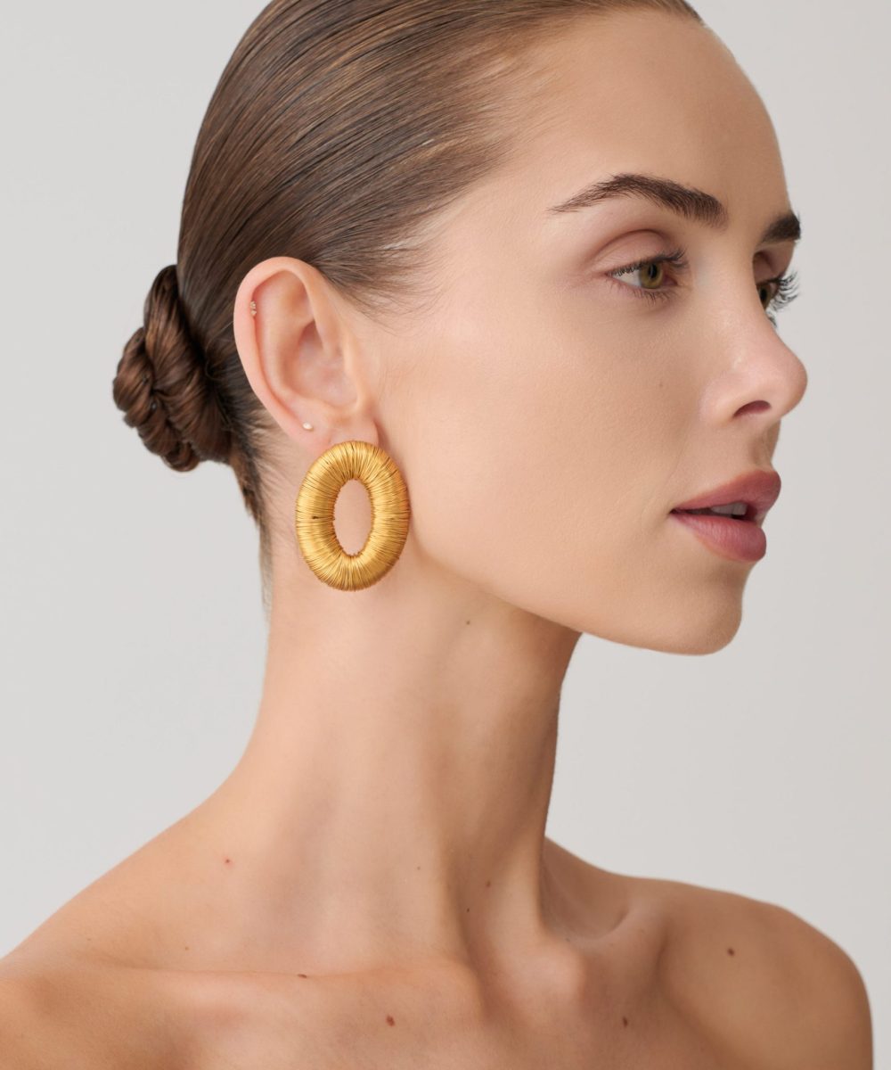 Yara Metal Wounded Stud Earring - Gold